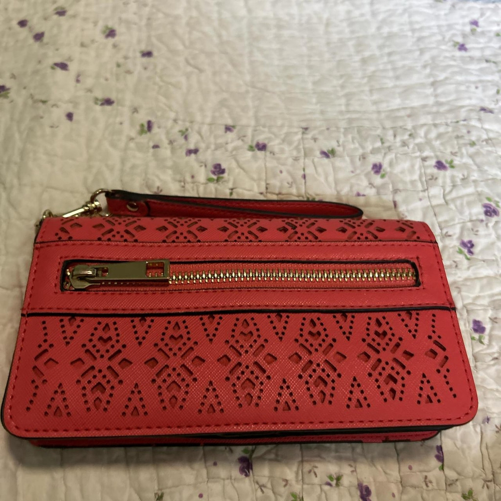 Red and gold wallet with zipper and wrist strap #glam